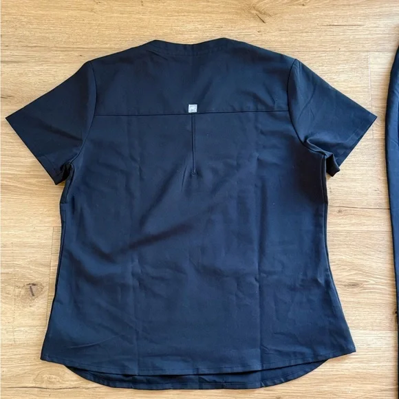 Fabletics Black Scrub Set - Medium - Picture 8 of 9